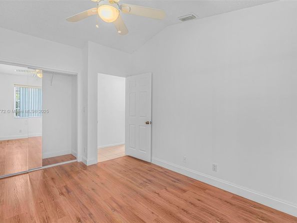 20211 NW 10th St, Pembroke Pines FL 33029