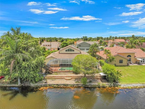 20211 NW 10th St, Pembroke Pines FL 33029