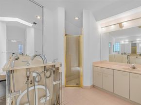 20211 NW 10th St, Pembroke Pines FL 33029
