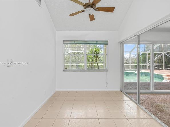 20211 NW 10th St, Pembroke Pines FL 33029