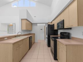 20211 NW 10th St, Pembroke Pines FL 33029