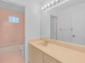 20211 NW 10th St, Pembroke Pines FL 33029