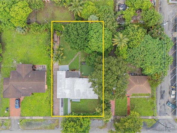 735 NW 122nd St, North Miami FL 33168