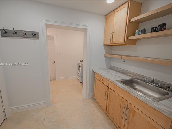 735 NW 122nd St, North Miami FL 33168