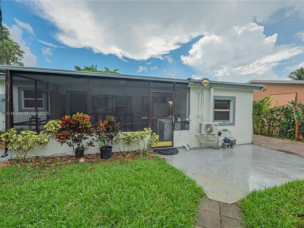 735 NW 122nd St, North Miami FL 33168