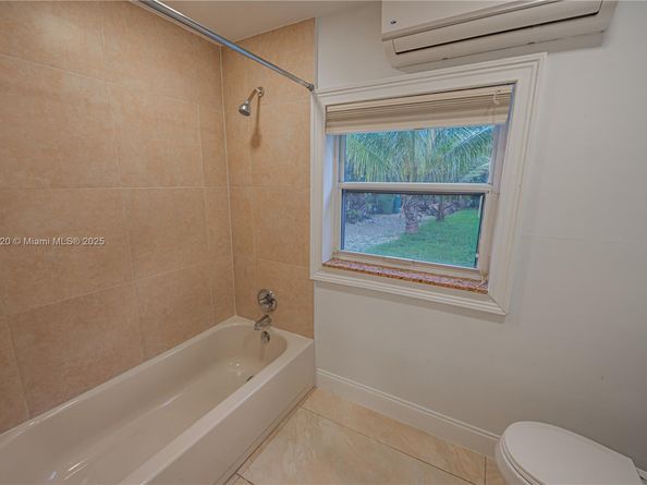 735 NW 122nd St, North Miami FL 33168