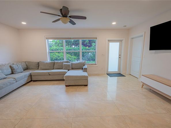 735 NW 122nd St, North Miami FL 33168