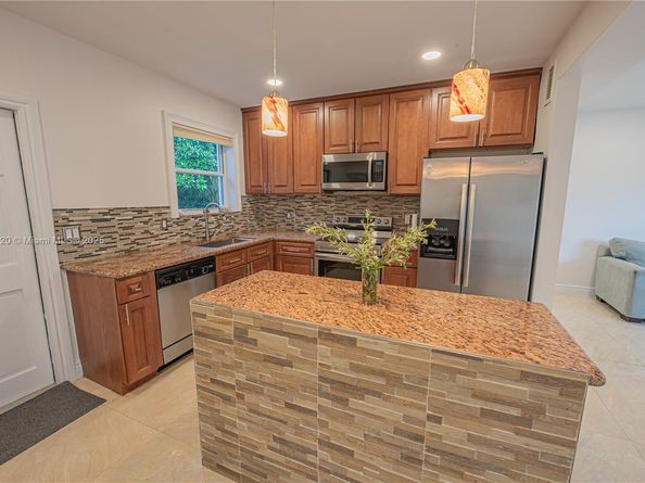 735 NW 122nd St, North Miami FL 33168
