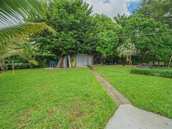 735 NW 122nd St, North Miami FL 33168