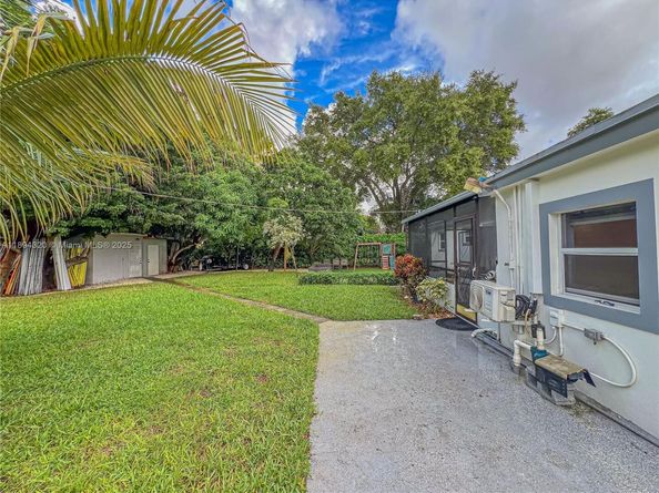 735 NW 122nd St, North Miami FL 33168
