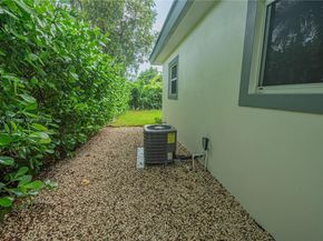 735 NW 122nd St, North Miami FL 33168