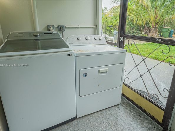 735 NW 122nd St, North Miami FL 33168