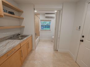 735 NW 122nd St, North Miami FL 33168