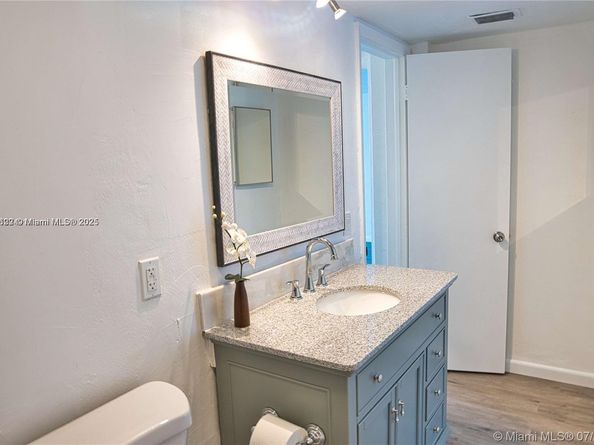 6890 N Kendall Dr B406, Pinecrest FL 33156