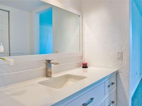 6890 N Kendall Dr B406, Pinecrest FL 33156