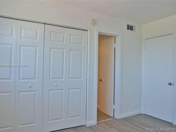 6890 N Kendall Dr B406, Pinecrest FL 33156