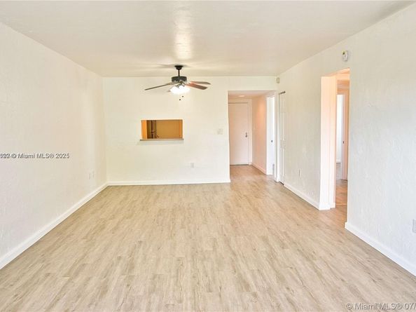 6890 N Kendall Dr B406, Pinecrest FL 33156