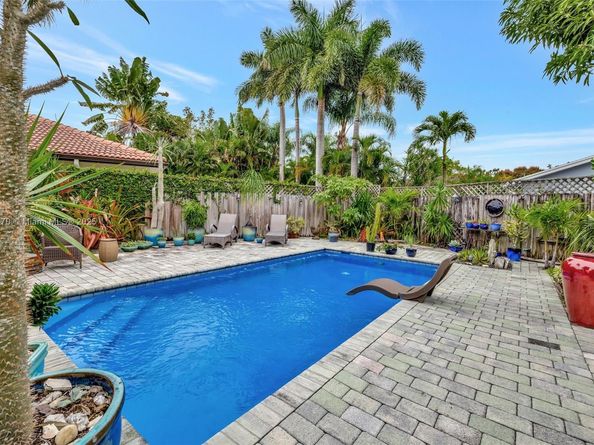 1401 NE 33rd St, Oakland Park FL 33334