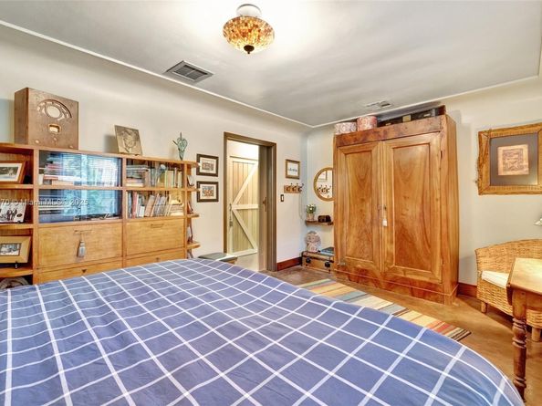 1401 NE 33rd St, Oakland Park FL 33334