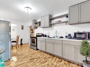 640 NE 160th St, Miami FL 33162