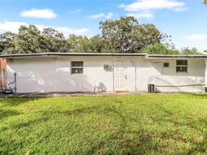 640 NE 160th St, Miami FL 33162
