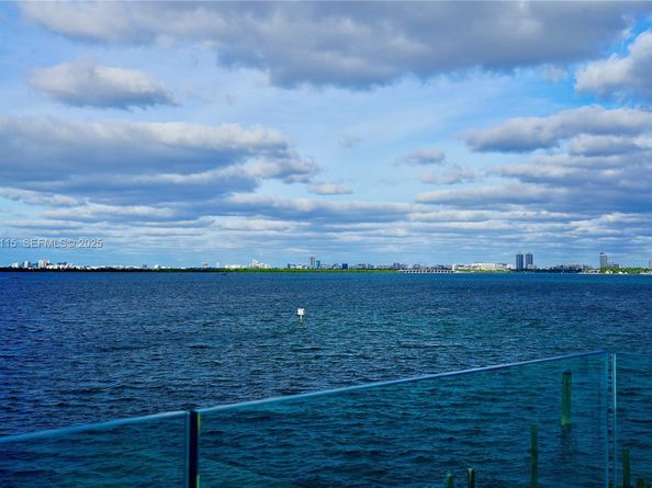 1041 N Venetian Dr, Miami FL 33139