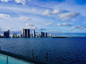 1041 N Venetian Dr, Miami FL 33139