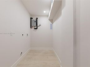 2251 SW 20th St, Miami FL 33145