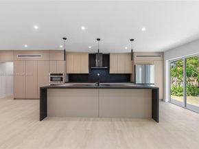 2251 SW 20th St, Miami FL 33145