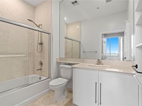 335 S Biscayne Blvd UPH02, Miami FL 33131