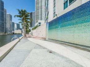 335 S Biscayne Blvd UPH02, Miami FL 33131