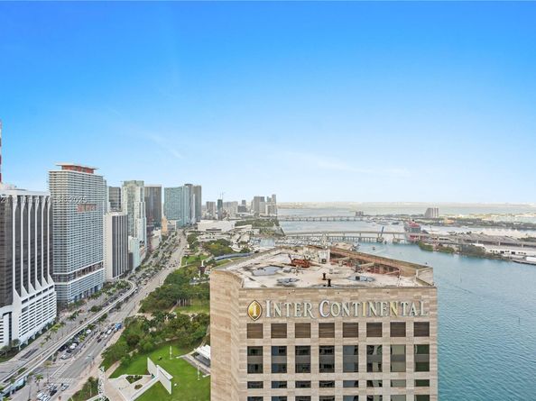 335 S Biscayne Blvd UPH02, Miami FL 33131