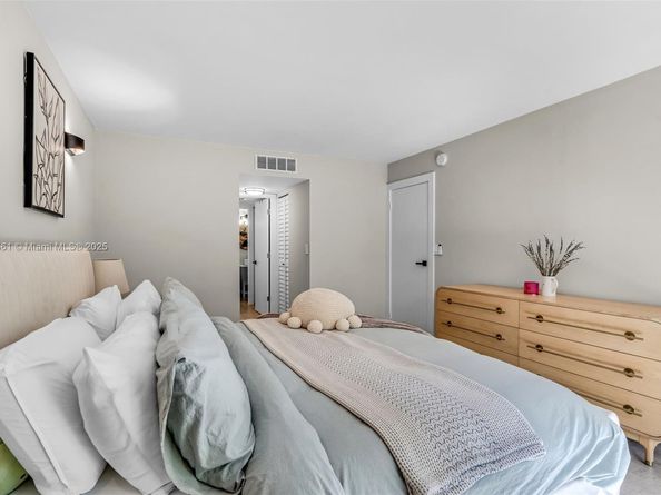 20367 W Country Club Dr L25, Aventura FL 33180