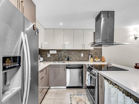 20367 W Country Club Dr L25, Aventura FL 33180