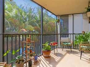 20367 W Country Club Dr L25, Aventura FL 33180