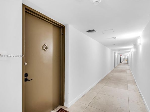 20367 W Country Club Dr L25, Aventura FL 33180