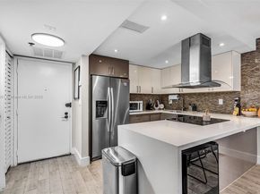 20367 W Country Club Dr L25, Aventura FL 33180