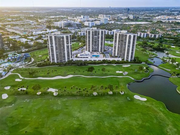 20367 W Country Club Dr L25, Aventura FL 33180