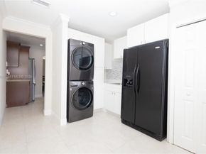 4480 NW 61st St, North Lauderdale FL 33319