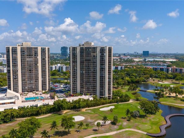 20379 W Country Club Dr 2636, Aventura FL 33180