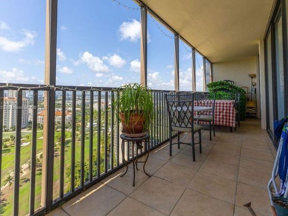 20379 W Country Club Dr 2636, Aventura FL 33180