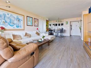 20379 W Country Club Dr 2636, Aventura FL 33180