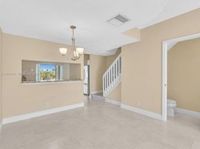 60 Key West Ct 60, Weston FL 33326