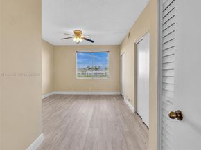 60 Key West Ct 60, Weston FL 33326