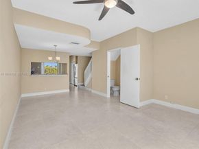 60 Key West Ct 60, Weston FL 33326
