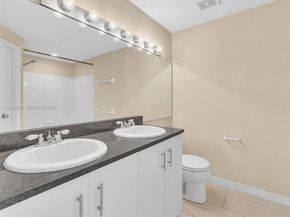 60 Key West Ct 60, Weston FL 33326