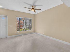 60 Key West Ct 60, Weston FL 33326