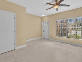 60 Key West Ct 60, Weston FL 33326