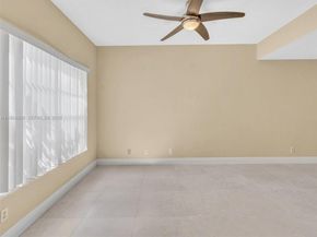 60 Key West Ct 60, Weston FL 33326