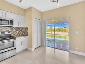 60 Key West Ct 60, Weston FL 33326